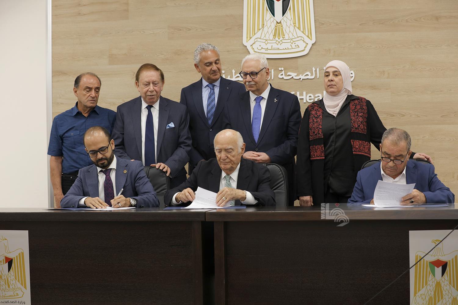 جانب من توقيع الاتفاقية (تصوير: مصطفى أبو دية/ وفا)